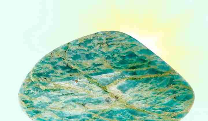 Green-Blue-Crystals-and-Stones-Meaning-Healing-Properties-Names